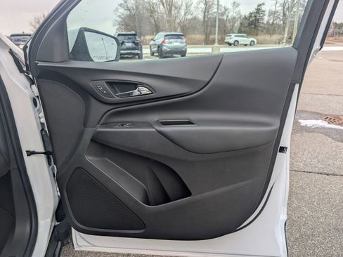 Used 2024 Chevrolet Equinox LT image 32