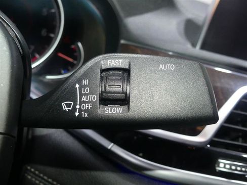 Used 2019 BMW 740i xDrive w/ M Sport Package AWD/4WD image 36