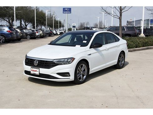 Used 2021 Volkswagen Jetta R-Line w/ R-Line Cold Weather Package image 3