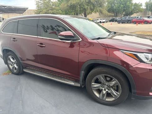 Used 2017 Toyota Highlander Limited Platinum FWD image 6