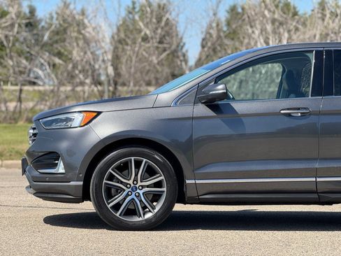 Used 2019 Ford Edge Titanium w/ Equipment Group 301A AWD/4WD image 14