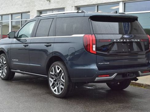Used 2025 Ford Expedition Platinum w/ Platinum Ultimate Package AWD/4WD image 10