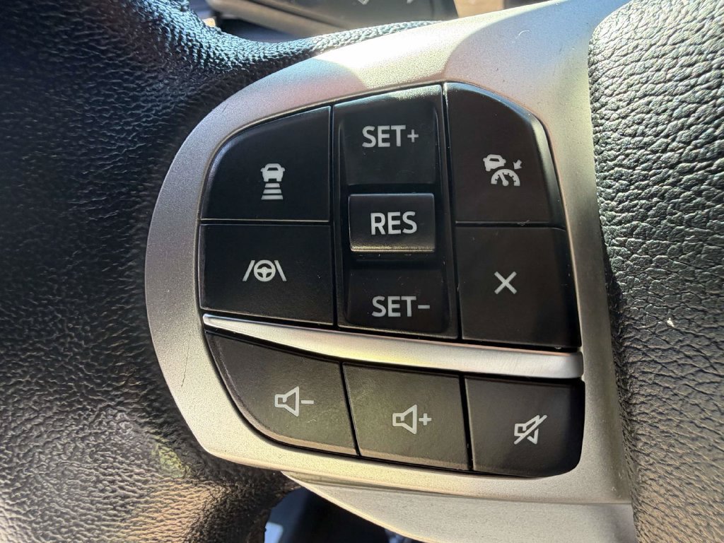 Used 2023 Ford Explorer Limited w/ Equipment Group 301A AWD/4WD image 23