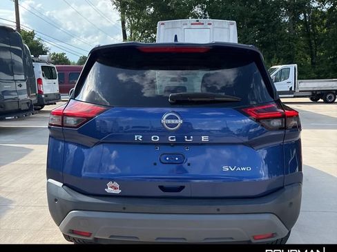 Used 2023 Nissan Rogue SV AWD/4WD image 3
