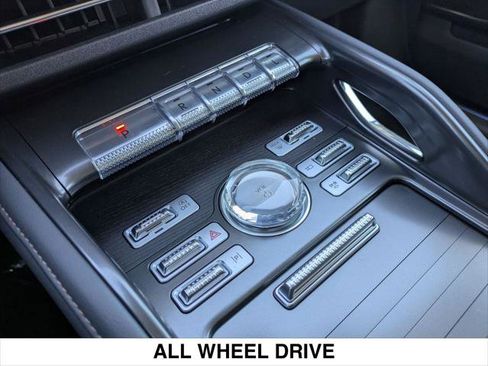 New 2026 Lincoln Nautilus Reserve w/ Jet Appearance Package image 10