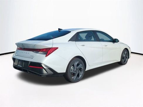 New 2026 Hyundai Elantra Limited image 5