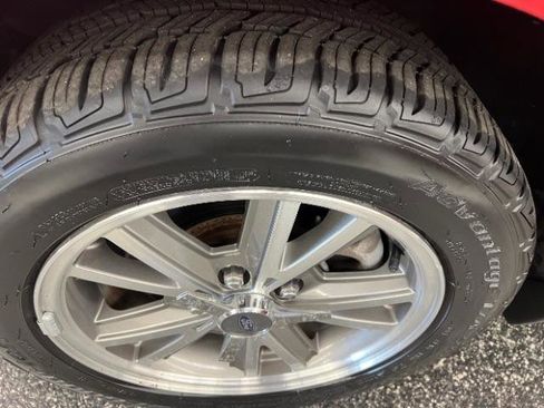 Used 2005 Ford Mustang Premium RWD image 27