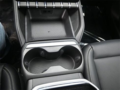 Used 2026 GMC Terrain Elevation w/ Elevation Premium Package image 17