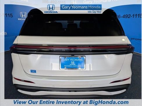Used 2024 Lincoln Nautilus Reserve w/ Equipment Group 203A AWD/4WD image 7