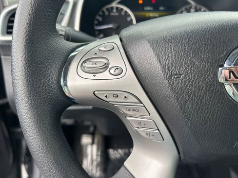 Used 2017 Nissan Murano S image 19
