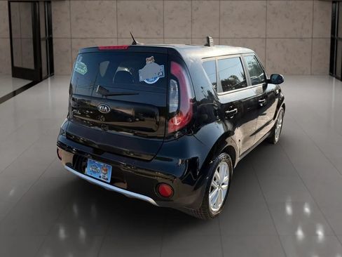 Used 2018 Kia Soul + FWD image 11