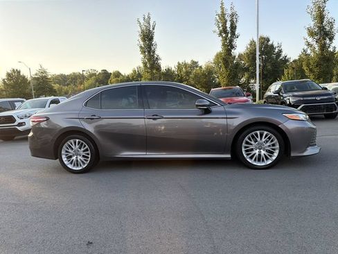 Used 2018 Toyota Camry XLE w/ Driver Assist Package FWD image 2