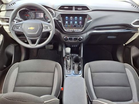 Used 2023 Chevrolet TrailBlazer LT w/ Convenience Package image 9