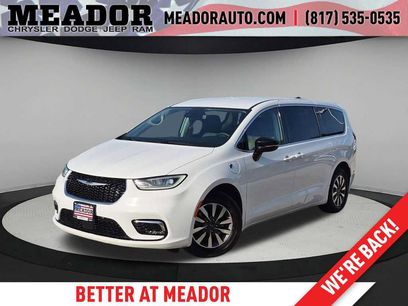 Used 2024 Chrysler Pacifica Limited