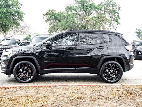 Used 2025 Jeep Compass Latitude w/ Altitude Special Edition image 8