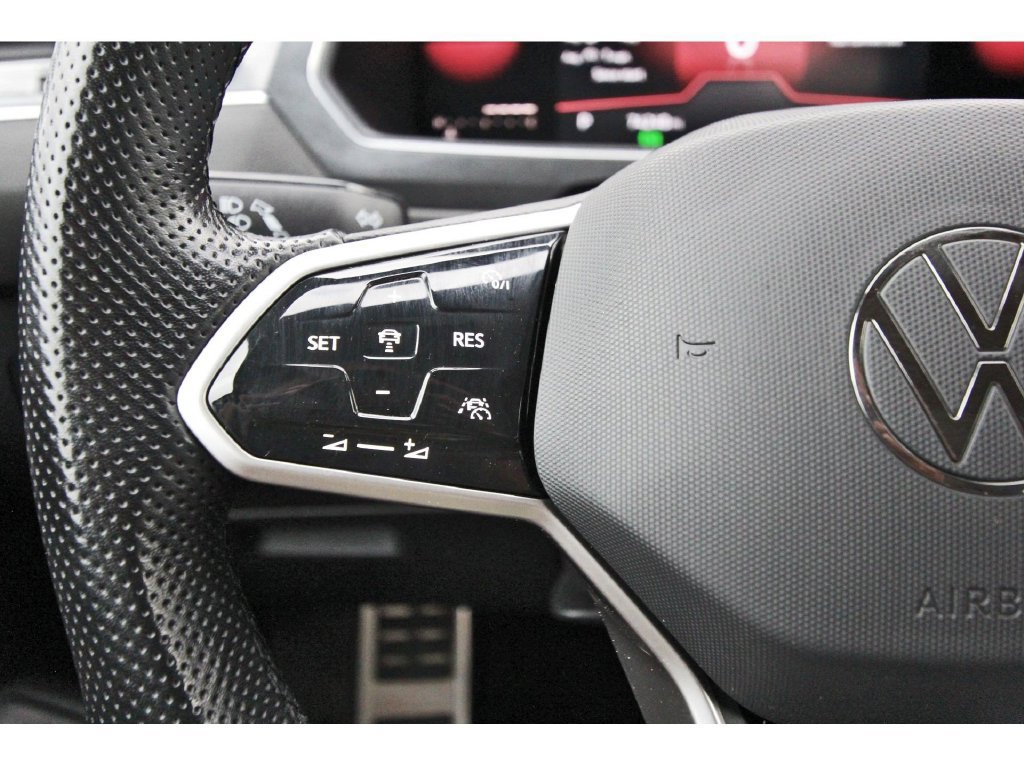 Used 2022 Volkswagen Tiguan SE R-Line FWD image 22