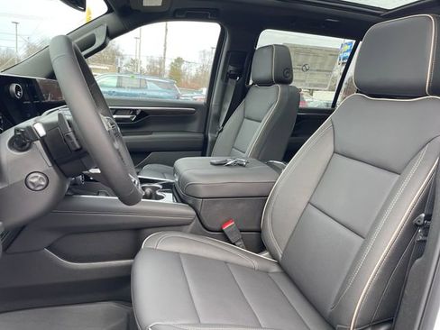 New 2026 Chevrolet Suburban Premier w/ Sun And Tow Package image 9