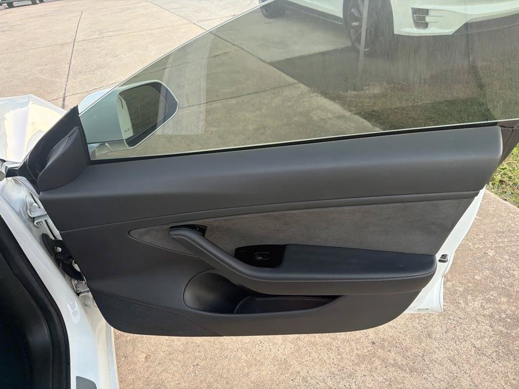 Used 2018 Tesla Model 3 Long Range RWD image 31