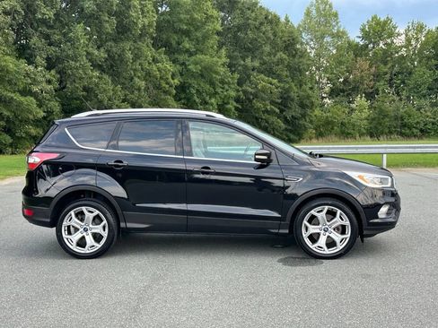 Used 2019 Ford Escape Titanium FWD image 10