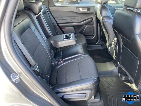 Used 2025 Ford Escape SE image 34