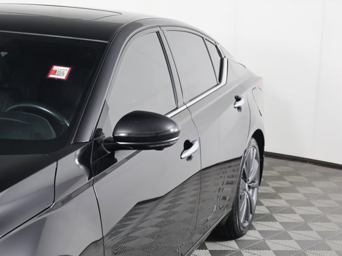 Used 2019 Nissan Altima 2.0 Edition One image 13