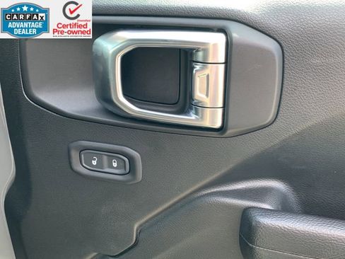 Certified 2023 Jeep Wrangler Unlimited image 38