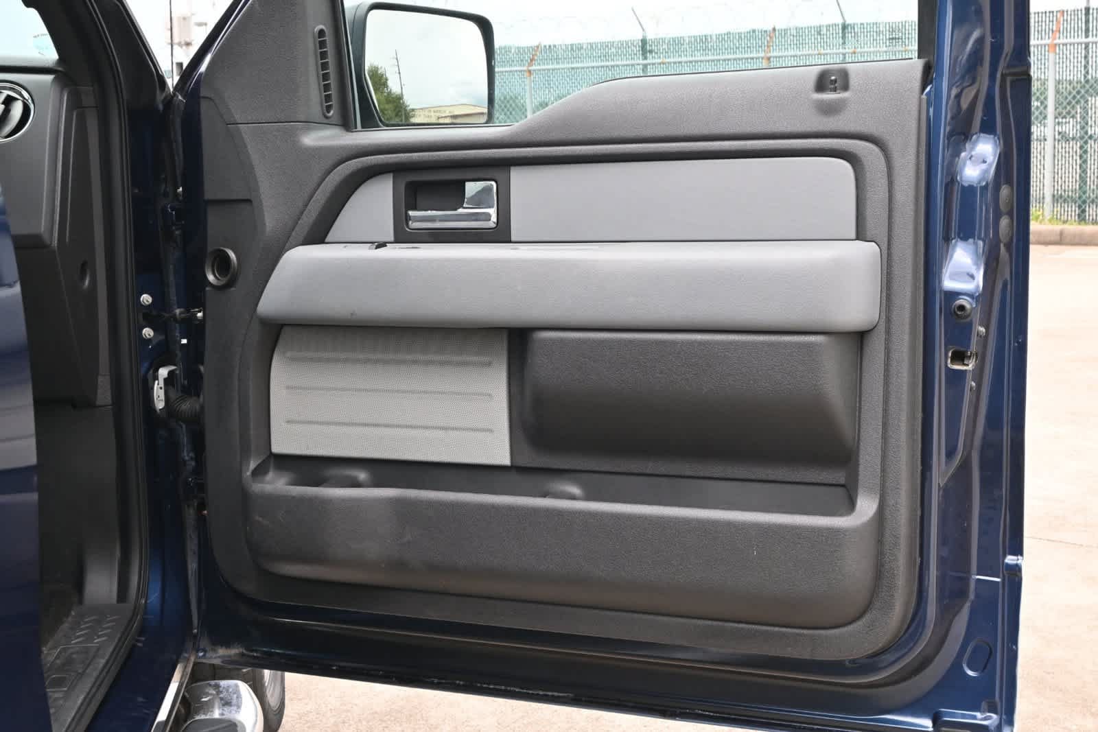 Used 2013 Ford F150 XLT w/ Luxury Equipment Group RWD image 25