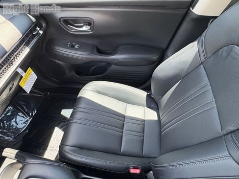 Used 2026 Honda HR-V EX-L image 19