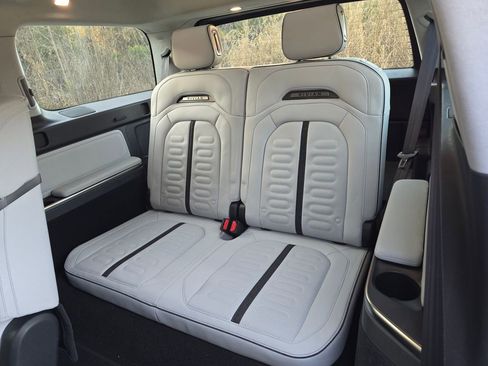 Used 2023 Rivian R1S Adventure image 44