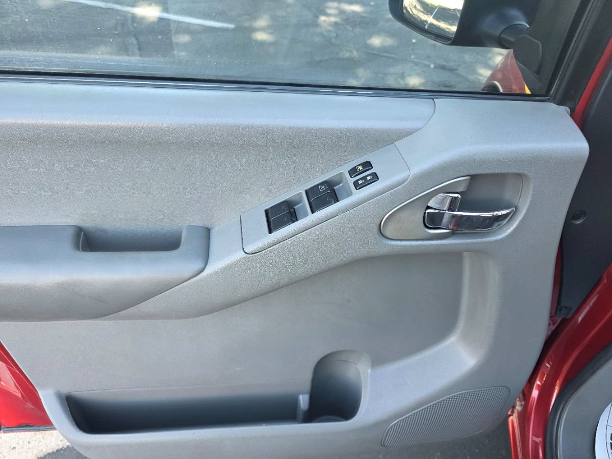 Used 2014 Nissan Frontier Desert Runner RWD image 23