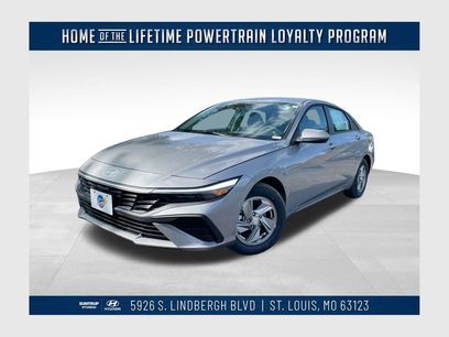 New 2025 Hyundai Elantra SE