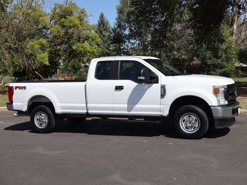 Used 2022 Ford F250 XL w/ Power Equipment Group AWD/4WD image 2