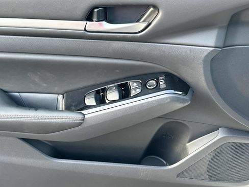 New 2025 Nissan Altima 2.5 SR w/ SR Premium Package image 7