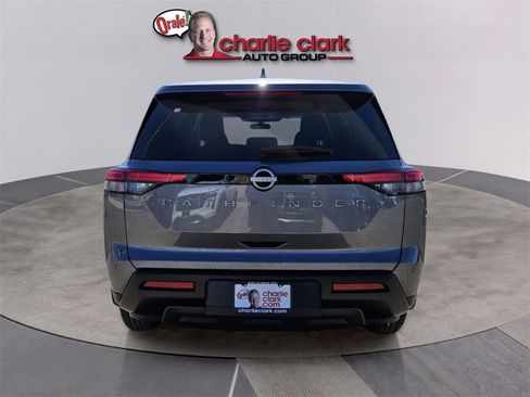 New 2026 Nissan Pathfinder S image 5