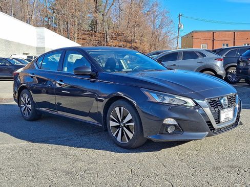 Used 2020 Nissan Altima 2.5 SV image 3