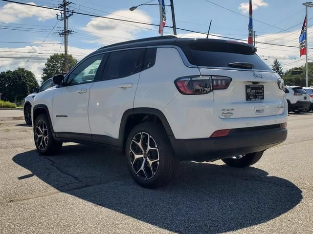 Used 2025 Jeep Compass Limited AWD/4WD image 6