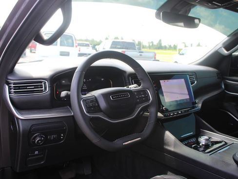 Used 2024 Jeep Wagoneer Series II AWD/4WD image 26