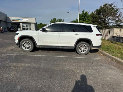 Used 2022 Jeep Grand Cherokee L Laredo w/ Luxury Tech Group I AWD/4WD image 7