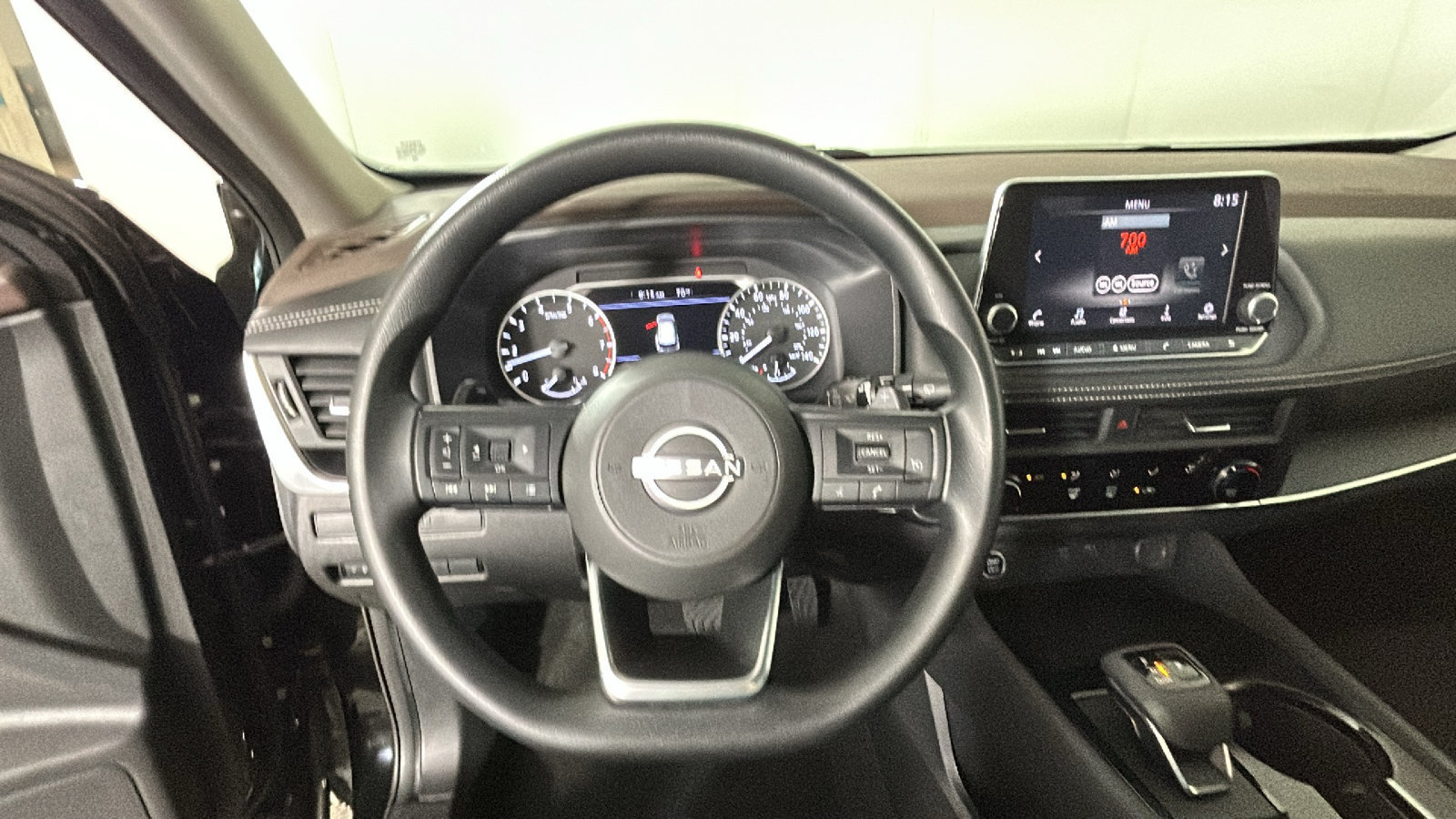 Used 2023 Nissan Rogue S AWD/4WD image 18