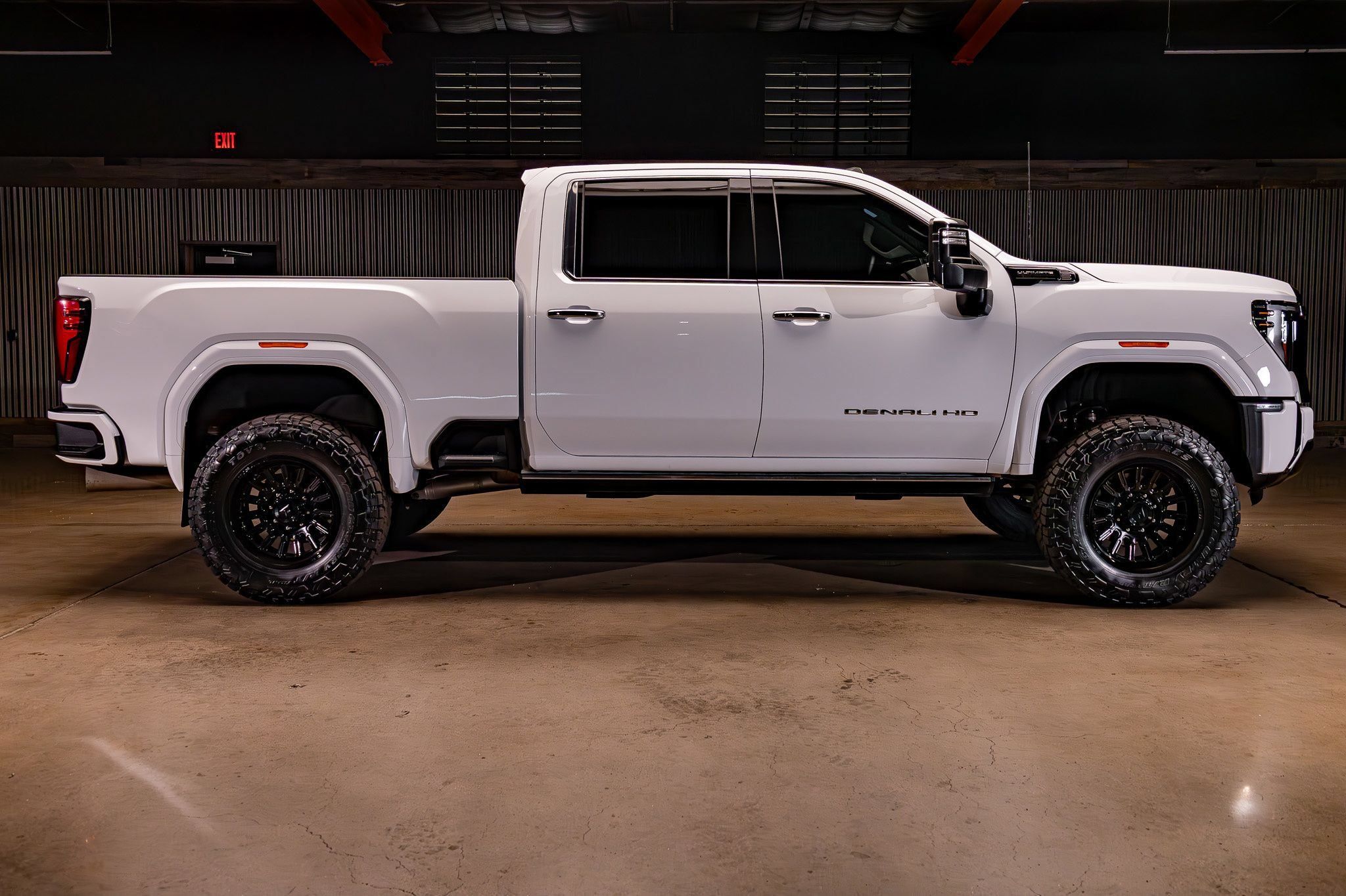 Used 2026 GMC Sierra 2500 Denali Ultimate AWD/4WD image 11