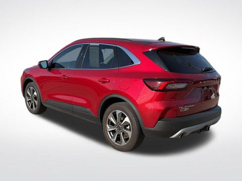 Certified 2023 Ford Escape Platinum w/ Class II Trailer Tow Package AWD/4WD image 5