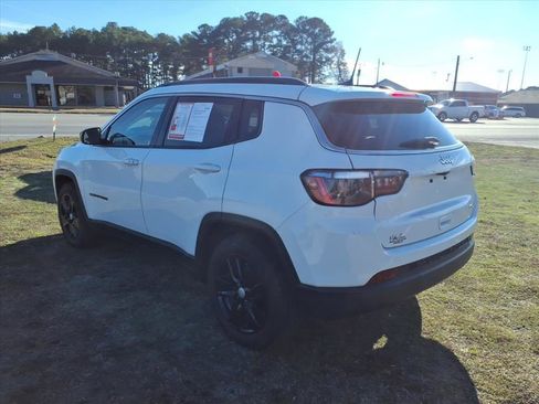 Used 2022 Jeep Compass Latitude image 18
