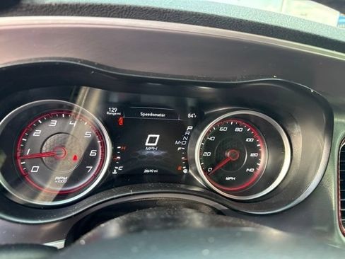 Used 2022 Dodge Charger SXT RWD image 17