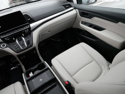 Certified 2026 Honda Odyssey EX-L image 11