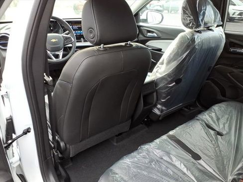 New 2026 Chevrolet Trax LT w/ LT Convenience Package image 8