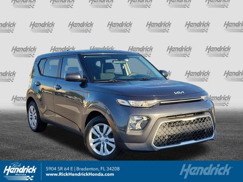 Used 2022 Kia Soul LX FWD image 1