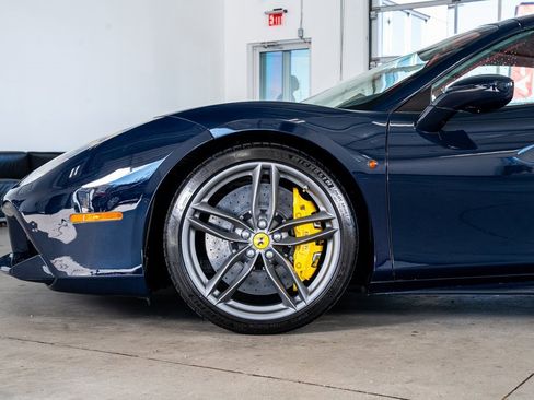 Used 2017 Ferrari 488 Spider image 10