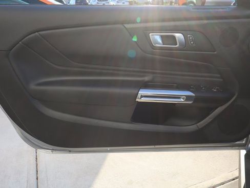 Used 2025 Ford Mustang Premium image 33