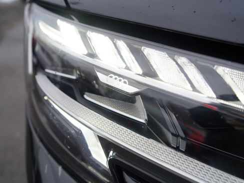 Used 2022 Audi S8 w/ S8 Comfort Plus Package image 78