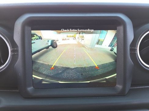 Used 2021 Jeep Wrangler Unlimited Sahara image 13